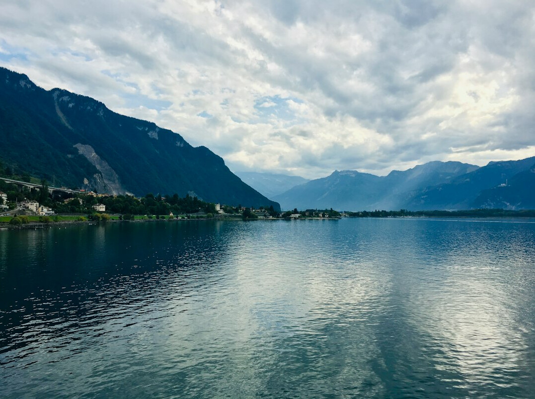 geneva lake bank view